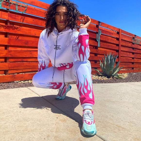 BoohooMAN Quavo Flame Print SweatSuit - Picture 3 of 16